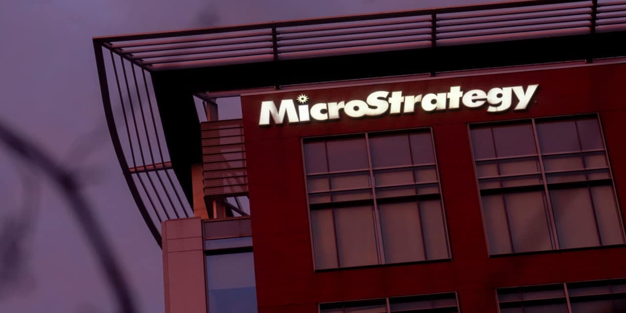 Insider Sells $3.6M in Strategy Stock Just Before Bitcoin Tumble: What Does It Mean?