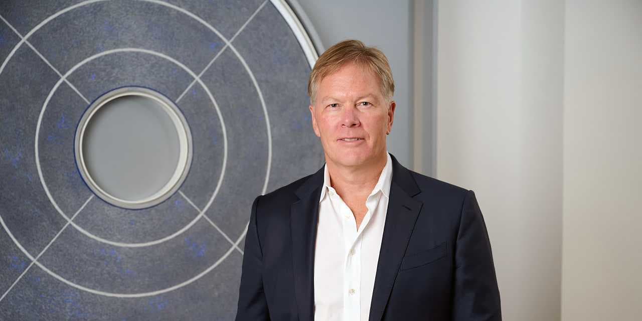 Crypto Visionary Who Predicted $120K Bitcoin Now Forecasts a Stunning Double to $230K in Just One Year