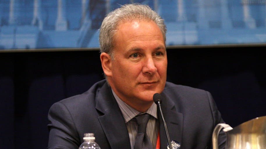 Peter Schiff Predicts Bitcoin ETF Investors Will Be 'Bag Holders' as Smart Money Sells