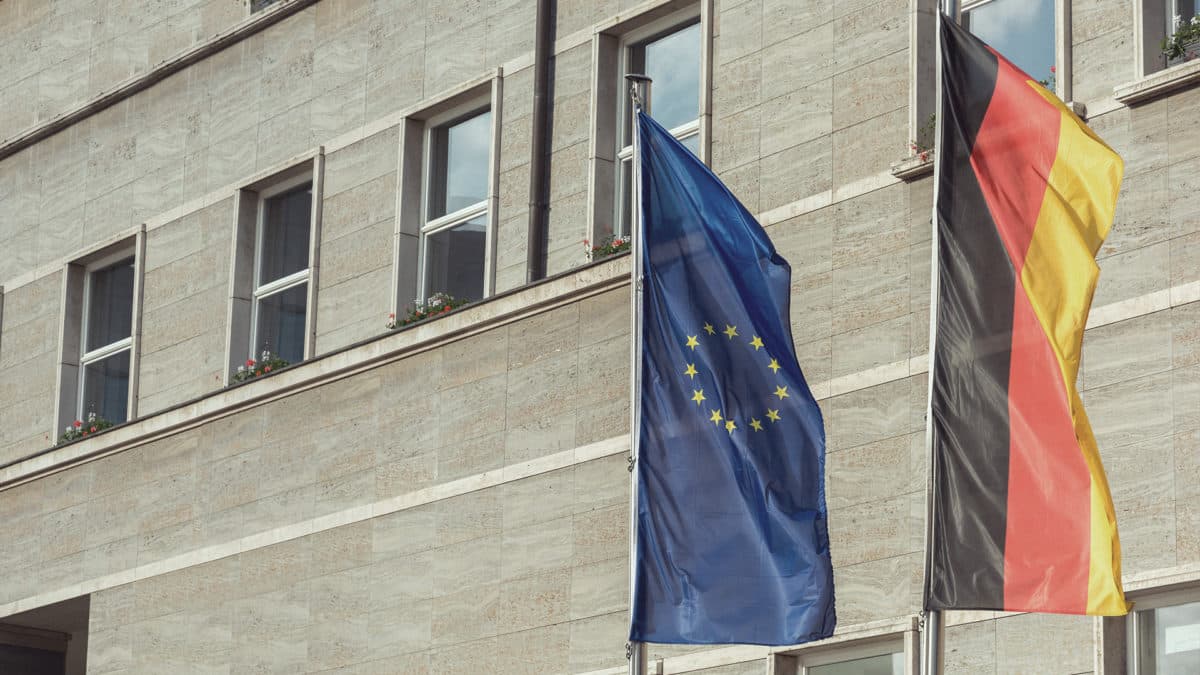 German MP Criticizes Bitcoin Sell-Off, Advocates for Strategic Reserve