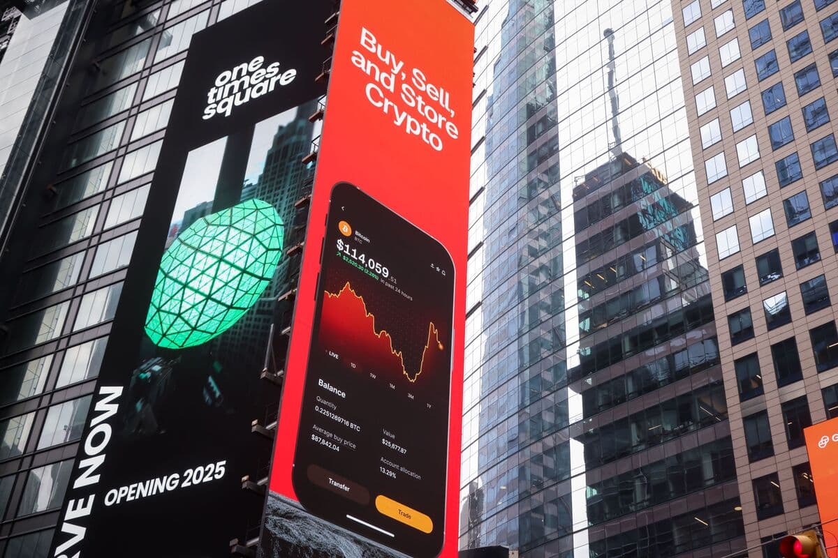 Gemini's Leadership Exodus: Winklevoss Exchange Loses Top Executives Amid Market Turmoil