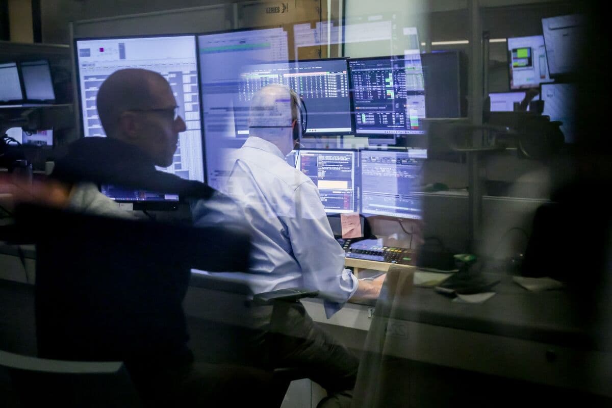 Crypto's 24/7 Trading Revolution Hits Wall Street: Stocks Go Perpetual with 100x Leverage