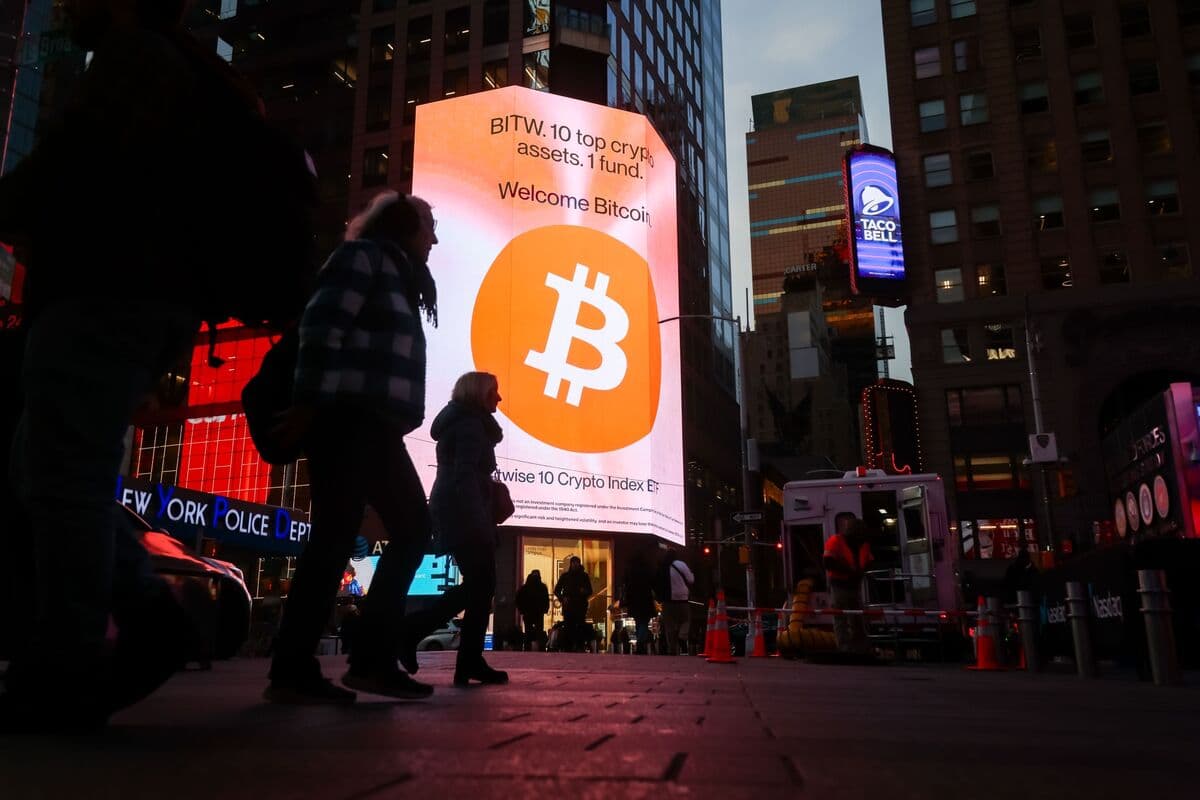 Bitcoin's Silent Exodus: Why Long-Term Holders Are Cashing Out and What It Means for the Market