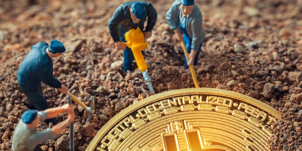 Riot Platforms Tightens Its Grip on Bitfarms: A Hostile Takeover in the Bitcoin Mining Sector