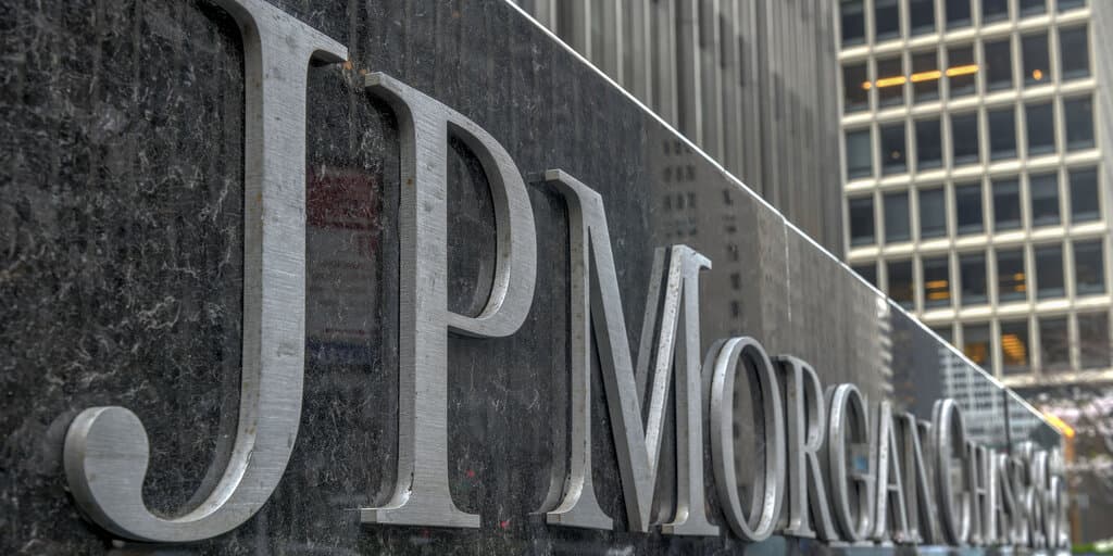 Could Solana and XRP ETFs Attract Billions? JP Morgan Weighs In on Their Potential vs. Bitcoin