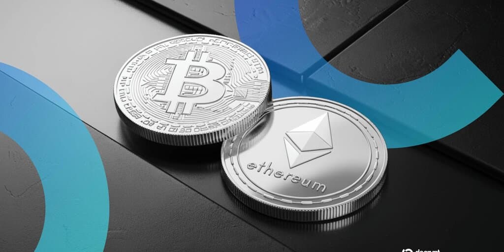 Bitcoin Whale Shocks Market: Dumps $216M in BTC to Buy Ethereum Amid $5B Holdings