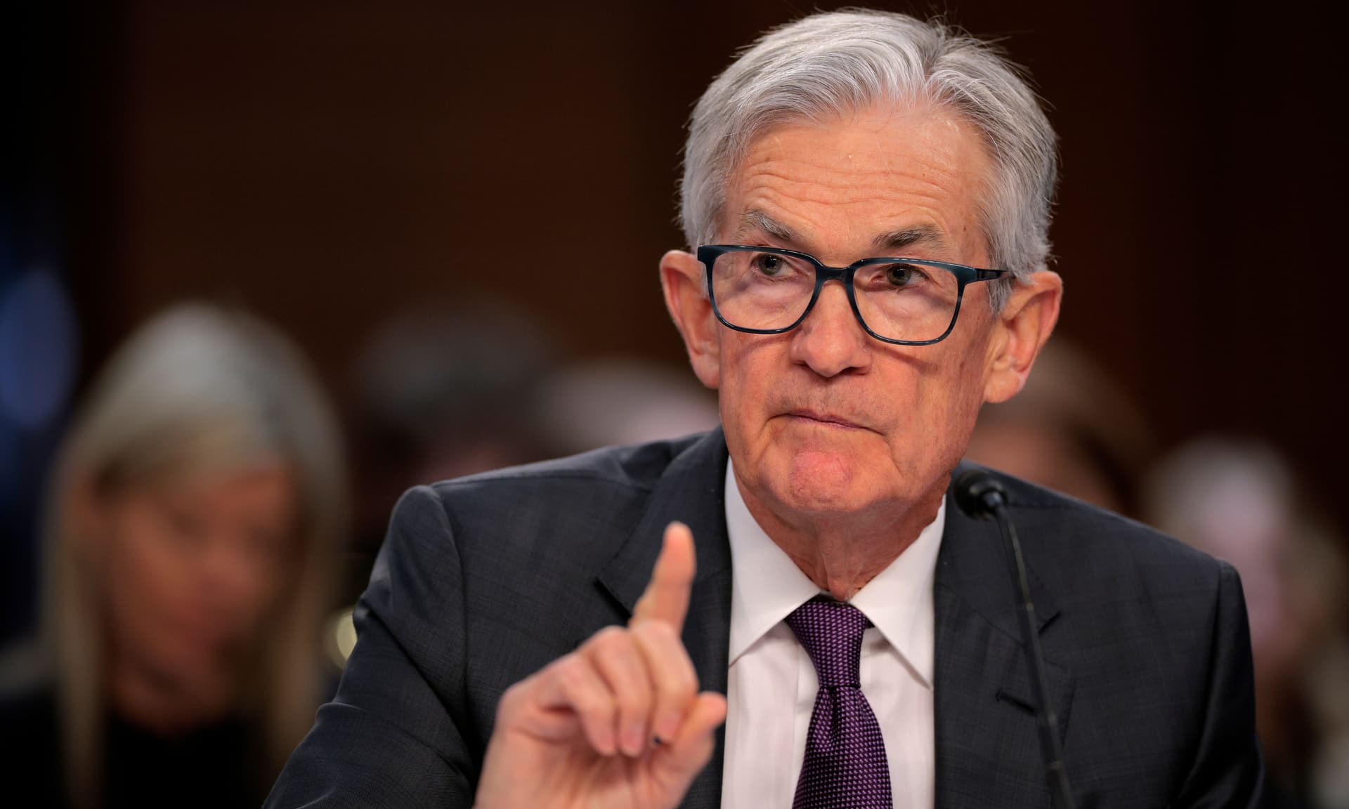 Bitcoin Holds Steady at $104K Amid Fed's Inflation and Growth Forecasts