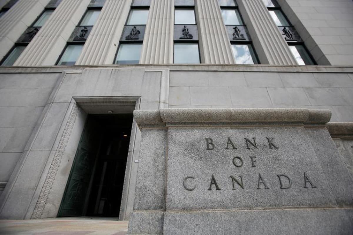Interest Rate Cuts: Implications for Bitcoin and the Global Economy