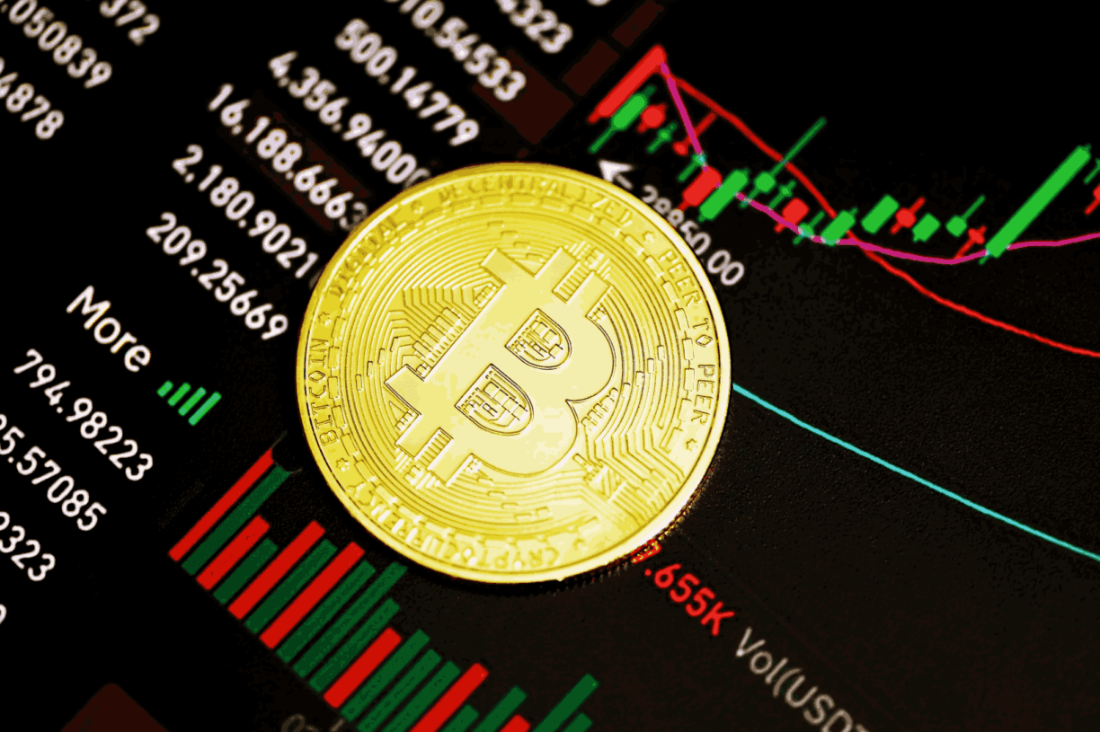 Bitcoin (BTC) Rebound Possible as Nasdaq Hits All-Time High