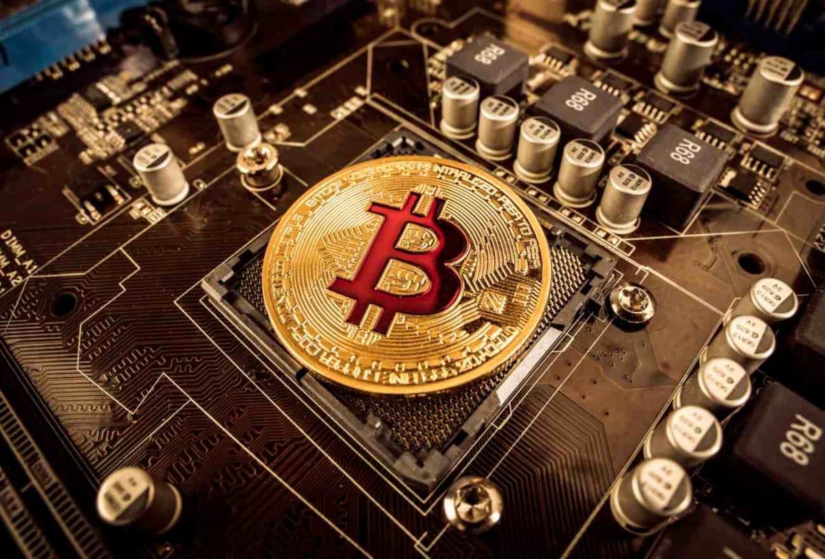 Bitcoin Miners Selling: Will Liquidity Derail BTC's ATH Push?