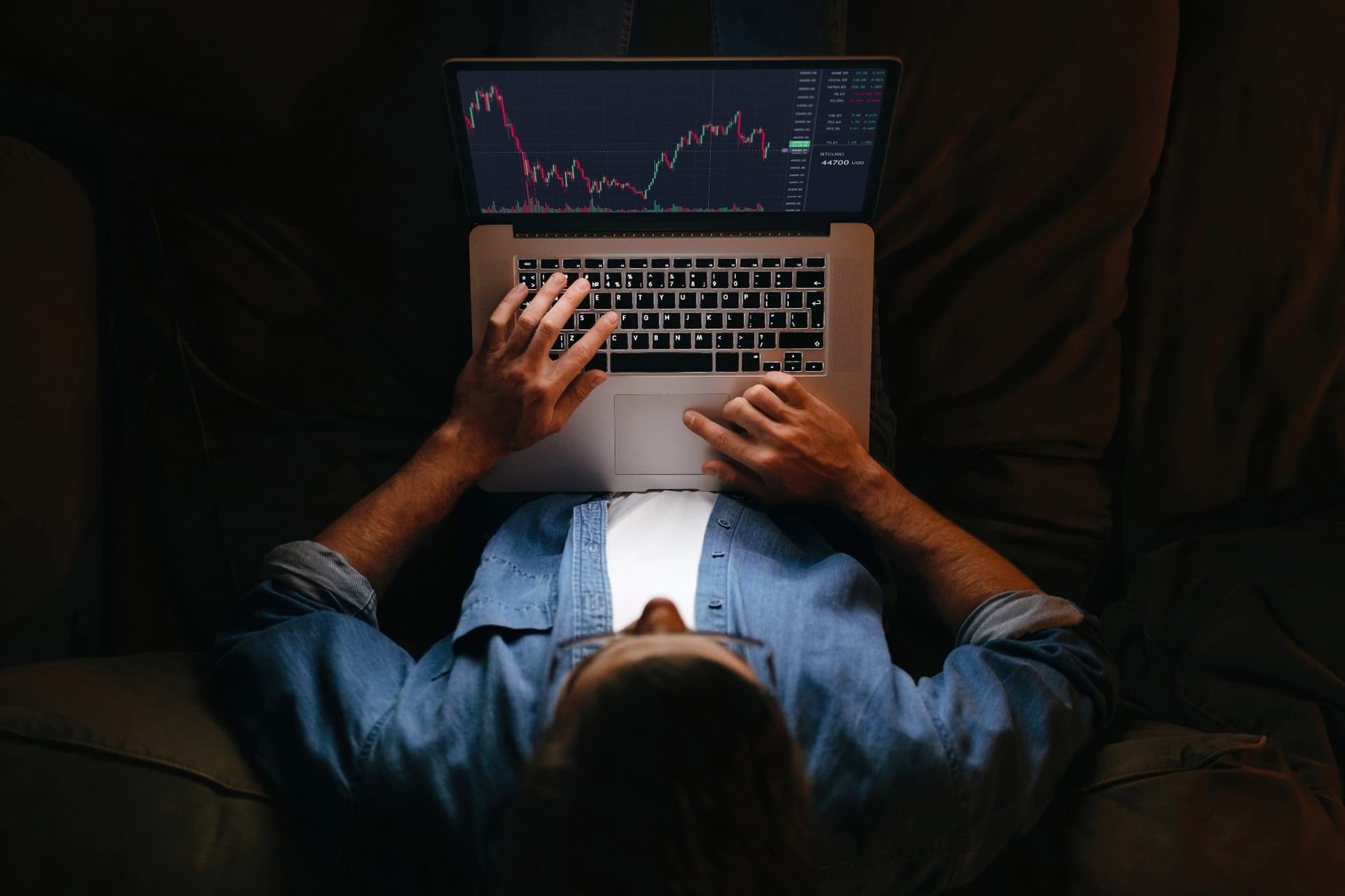 Crypto Owners: Are They More Prone to Conspiracy Theories and Extremist Views?