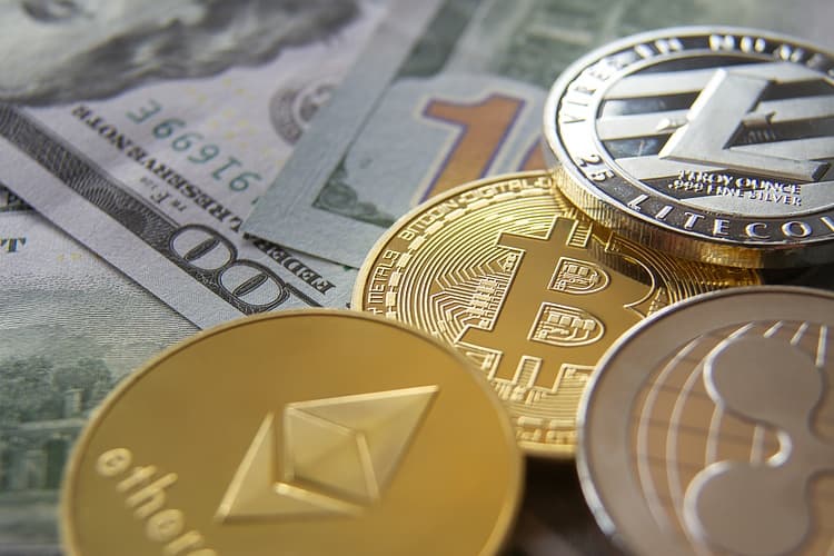 Bitcoin Breaks Trendline: Bullish Momentum Ignites for Bitcoin, Ethereum, and Ripple