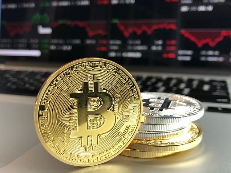 Bitcoin's Bullish Momentum: Institutional Demand and Global Economic Support Fueling Growth