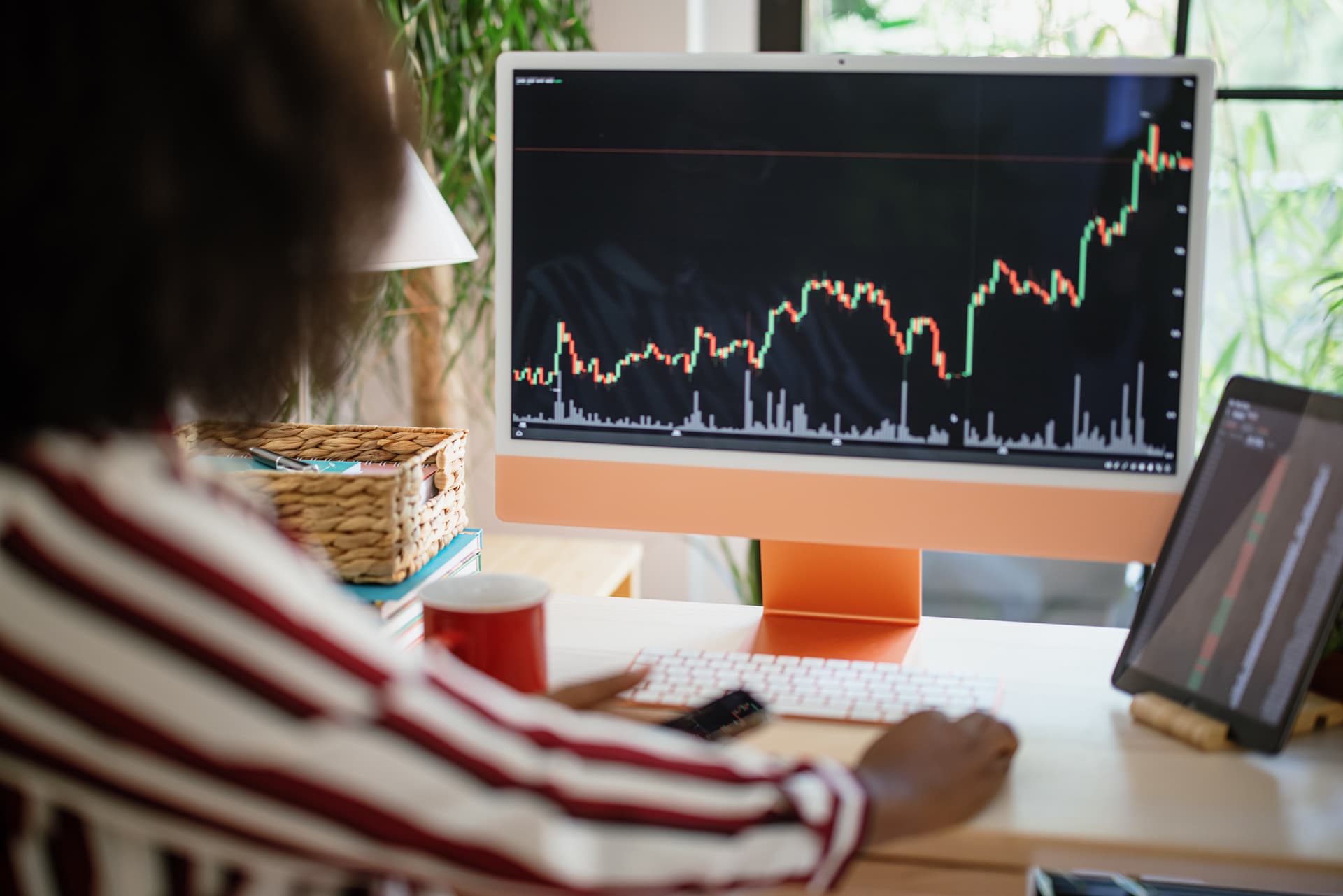 Billionaires Bet Big on Bitcoin: Could It Really Reach $1.5 Million? Here's What Experts Say