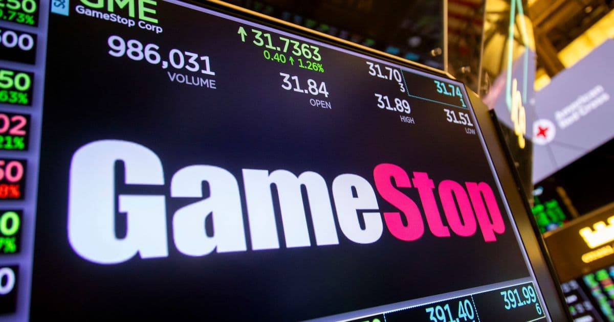 GameStop's Bold Bitcoin Bet Backfires as Shares Plummet 15%