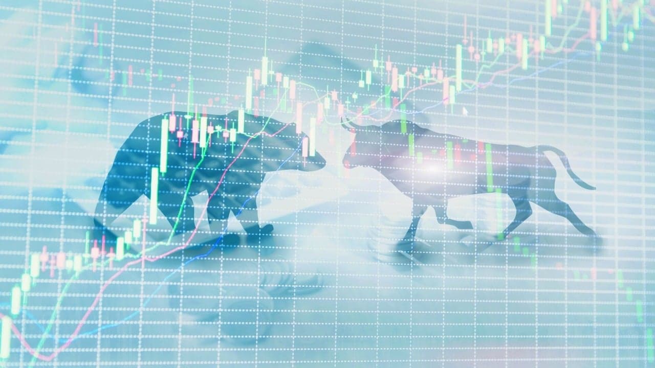 Kiyosaki Predicts Market Crash: Is This the Best Time to Buy Bitcoin?