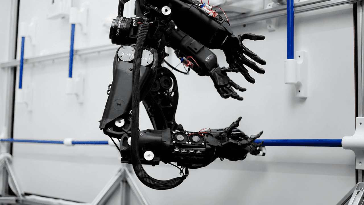 Meet Helios: The Four-Armed Robot That Could Save Space Stations $140,000 an Hour