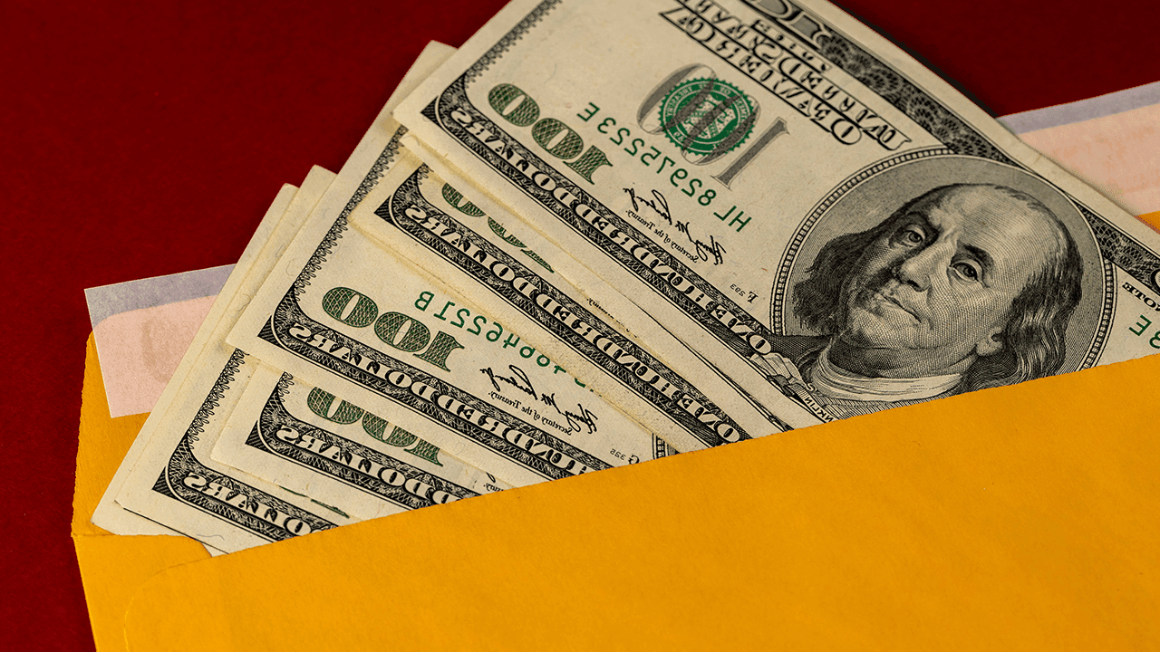 Man Finds $10,000 Hidden in Wall of $1,000 House, Then Does the Unthinkable